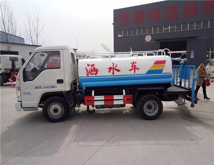 四輪灑水車(chē)-002
