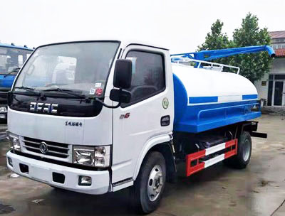 四輪吸糞車(chē)-004