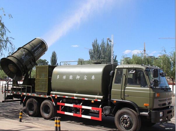 東風(fēng)天錦噴霧車(chē)