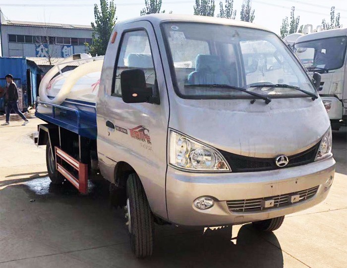 四輪吸糞車(chē)-002