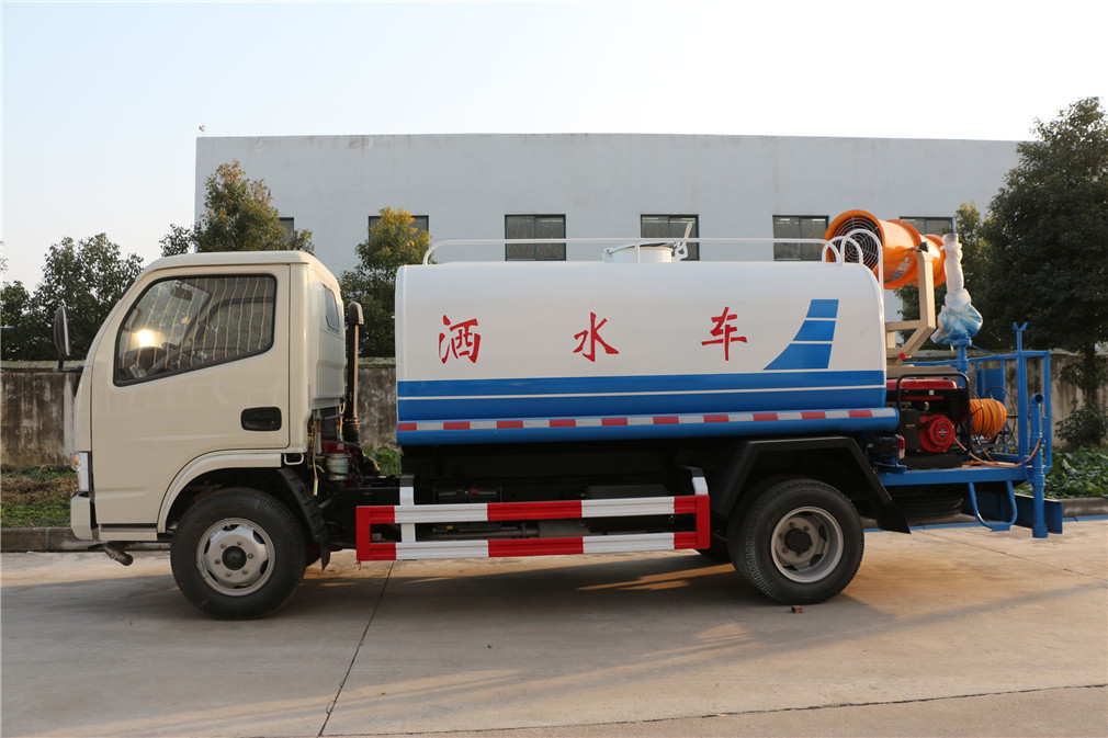 東風(fēng)多利卡（3方）霧炮車(chē)